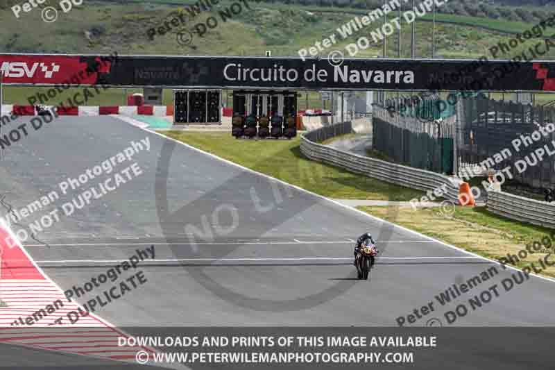 cadwell no limits trackday;cadwell park;cadwell park photographs;cadwell trackday photographs;enduro digital images;event digital images;eventdigitalimages;navarra;no limits trackdays;peter wileman photography;racing digital images;trackday digital images;trackday photos